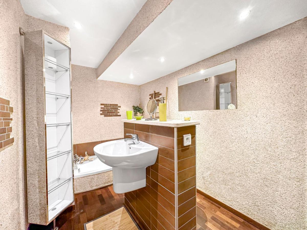 Les Portes Du Chateau Beaucairois Apartment Beaucaire  Exterior photo